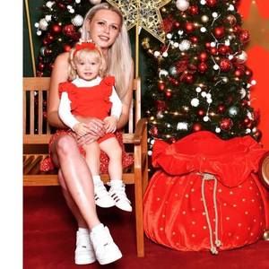 Meet your Posher, Jaymee